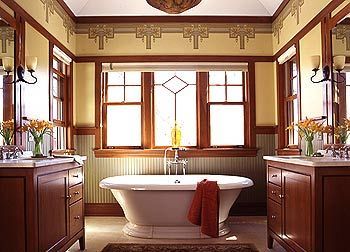 I love the simple luxury of this Mission-inspired bathroom, set in a 1904 bungalow on the outskirts of Chicago. Mission Style Bathroom, Craftsman Style Bathroom, Craftsman Interiors, Mission Style Homes, Craftsman Bathroom, Craftsman Interior, Bathroom Gallery, Craftsman Style Home, Bungalow Style