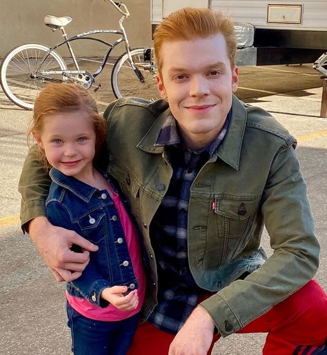 Paris Newton on Instagram: “Franny and Uncle Ian!! Who else is ready to see my TV Uncle @cameronmonaghan and @noelfisher on @shameless?! I know I am! It’s been amazing…” Cameron Parker, Uncle Ian, Shameless Tv Series, Shameless Mickey And Ian, Shameless Scenes, Gotham Cast, Ian Shameless, Shameless Tv Show, Mickey And Ian