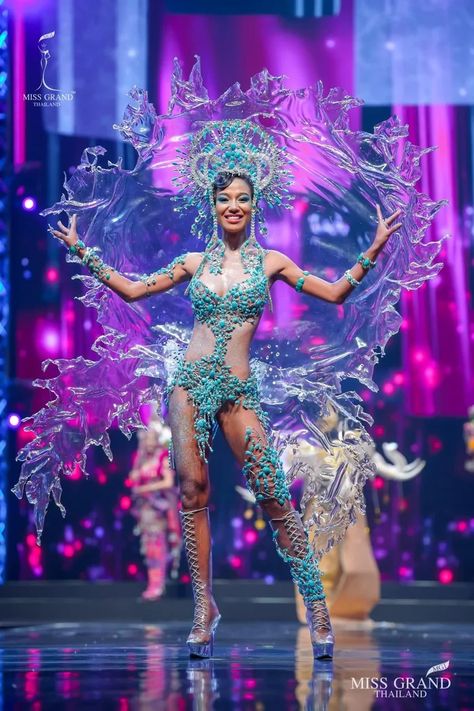 National And Provincial Costumes of Miss Grand Thailand 2020 Are On Another Level - 9GAG London Fashion School, Water Outfit, Miss Universe Malaysia, Miss Thailand, Miss Grand Thailand, Thailand National Costume, Pageant Costumes, Sea Dress, Miss Grand