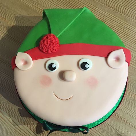 Elf Christmas Cake, Elf Cake Ideas, Elf Cake, Xmas Cake Decorating Ideas, Christmas Bake Off, Igloo Cake, Fondant Christmas Cake, Mini Christmas Cakes, Christmas Cupcakes Recipes