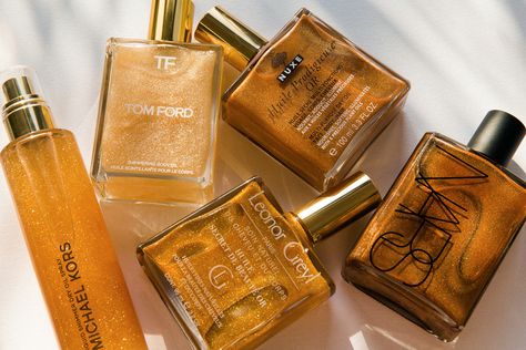 Shimmer body oil grew up and out of the tween-mall cohort and into the hands of experts like Tom Ford and Nars. Here's what to wear this summer and glow Shimmer Body Oil, روتين العناية بالبشرة, Body Skin, Makeup Skin Care, Smell Good, Body Skin Care, Body Oil, Skin Makeup, Bronzer