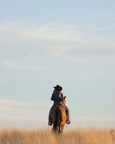 COWGIRL Magazine on Instagram: "“Don’t decrease your goal. Increase the effort. Make adjustments, not excuses.” Photo by: @sparksmediaa | Featuring: @s.aigeee #iamcowgirl #cowgirl #cowgirlmagazine #western #westernlifestyle #westernfashion #horse #horses #ranchlifestyle #rodeo #ranch #ranchlife" Woman With Horse Photography, Cowgirl Portrait Photography, Western Lifestyle Photography, Horse Ranch Aesthetic, Montana Ranch Aesthetic, Photography With Horses, Photo With Horse, Western Cowgirl Aesthetic, Ranch Photoshoot