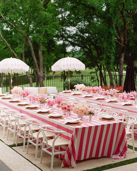 The queen of pink! To kick-off her wedding celebrations, Haylie invited her bridal party to the perfect pink pool party before her big day.… | Instagram Bridal Pool Party, Pink Boat Party, Day After Wedding Pool Party, Pink Pool Party, Post Wedding Pool Party, Wedding Pool Party Decorations, Pink Pool Umbrella, Diffrent Shades Of Pink Bridal Shower, Wedding Pool Party