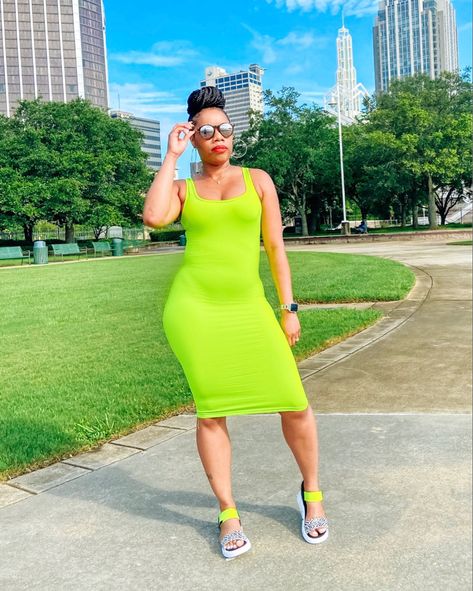 Neon Dress Outfit, Neon Green Dress Outfit, Neon Green Black Outfit, Neon Green Dress, Neon Green Fashion, Green Blouse Outfit, Neon Green Heels, Neon Green Bodycon Dress, Neon Green Outfits