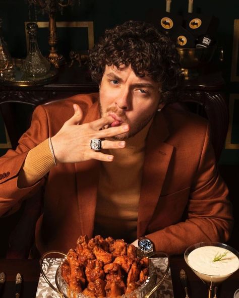 Jack Harlow is an uprising rapper and songwriter who has been charming people with his voice and lyrics. However, people are eager to know Jack Harlow net worth as his earnings have been elevating day by day.

He rose to prominence for his famous song such as Nail Tech, Dark Knight, Already Best Friends, Industry Baby, Warsaw, Sundown, Luv Is Dro, I Won, Thru The Night, Cody Banks, and Way Out, Drip Drop, Ghost, Wasted Youth to name some. Industry Baby, Cody Banks, Handsome Jack, Young Parents, Drip Drop, Jack Harlow, Man Crush Everyday, His Voice, Jack And Jack