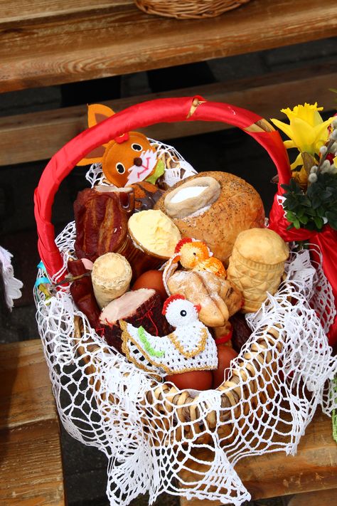 The Blessing of Easter Baskets in Poland. You can read about Easter Polish traditions and book an Easter trip on #polishtrails www.polish-trails.com Easter In Poland, Beautiful Poland, Polish Heritage, Polish Traditions, Jewish Heritage, Polish Food, Easter Blessings, About Easter, The Blessing