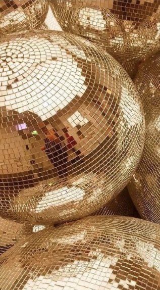 Black And Gold Party Aesthetic, Golden Disco Ball, Golden Brunette, House Nyc, Dreamscape Architecture, Disco Decorations, Ball Aesthetic, Aesthetic Gold, Disco Club