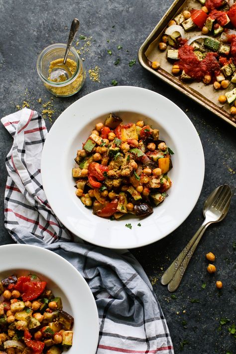 Chickpea Ratatouille, Vegetable Ratatouille, Balsamic Brussel Sprouts, Ratatouille Recipe, Vegan Chickpea, Summer Veggies, Meatless Mondays, Sheet Pan Recipes, Easy Weeknight Dinners