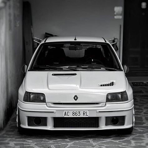 Clio Williams, Clio Sport, Clio Rs, Cars Classic, White King, Euro Cars, Hot Hatch, Car Inspiration, Rally Car