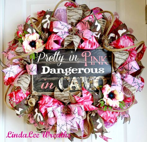 Popular items for pink wreath on Etsy Pink Camo Baby Shower Ideas, Camo Baby Shower Ideas, Camo Crafts, Pink Camo Party, Camo Wreath, Hunting Wreath, Camo Birthday Party, Whimsical Wreath, Baby Shower Camo