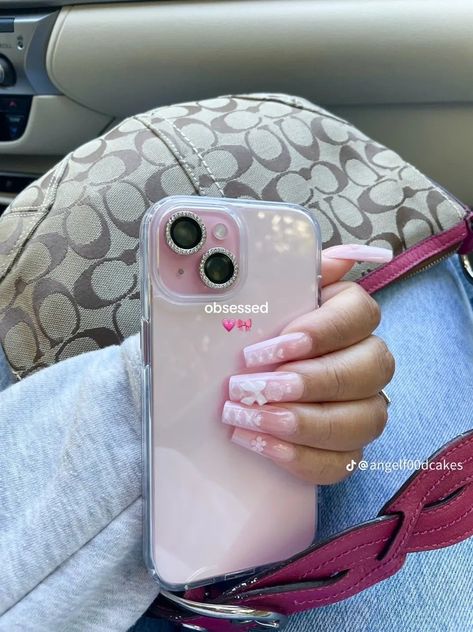 Dream Phone, Pink Lifestyle, Iphone Obsession, Pink Phone, High School Outfits, Pretty Iphone Cases, Pretty Phone Cases, Pink Girly Things, Pink Iphone