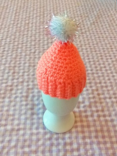 Winter Breakfast Decoration: Egg Cosy Crochet Hat – Secret Crochet Box Egg Cosy, Crochet Egg, Cosy Crochet, Salmon Colour, Crochet Santa Hat, Winter Breakfast, Crochet Box, Crochet Santa, Quick Crochet Patterns