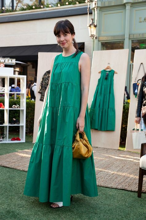 Summer Dress Style, Summer Night, Summer Clothes, Latest Fashion For Women, Dress Pattern, Simple Dresses, Minimalist Fashion, Green Dress, Designer Fashion