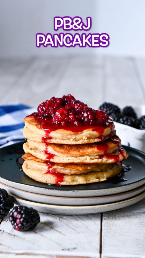 Delicious PB&J Pancakes | Soft and fluffy peanut butter pancakes topped with a sweet blackberry syrup are the perfect breakfast for any day of the week. #breakfast #brunch #pbj #backtoschool #pancakes #easy #homemade Peanut Butter Pancakes, Butter Pancakes, Blackberry Syrup, Sweet Muffin, Swirled Bread, Filling Breakfast, Peanut Butter Jelly, Fluffy Pancakes, Sweet Pastries