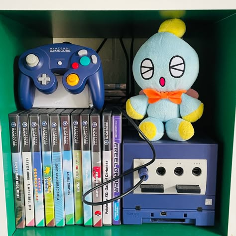 GameCube collection Old Gaming Setup, Sonic Room, Gamer Core, Video Game Shelf, Nintendo Room, Nintendo Collection, Retro Games Room, Game Collection, Video Game Room