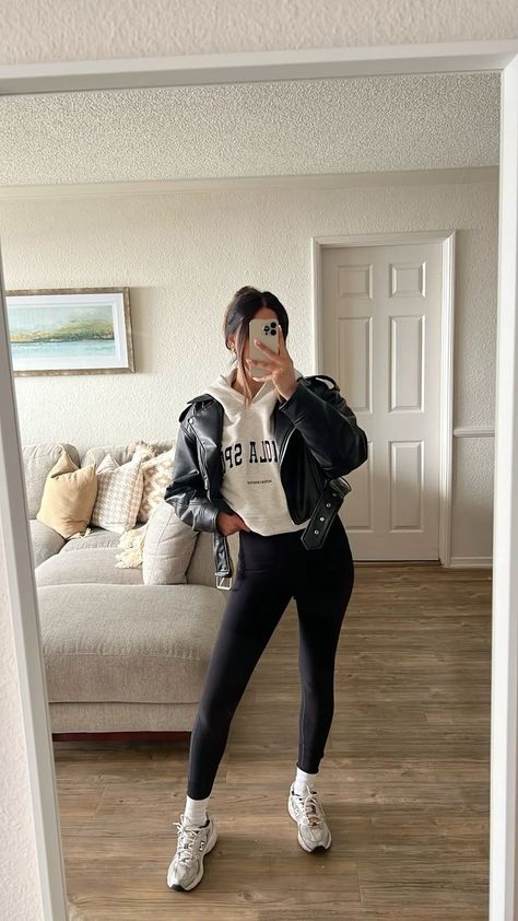 Leggings With Leather Jacket Outfit, Adidas Samba Outfit Inspo Women, New Balance 530 Outfit Leggings, Leggings Jacket Outfit, New Balance 452 Outfit Women, Outfits With White Trainers, White Sneakers Outfit Women Casual, White New Balance Shoes Outfit, New Balance Style Women Outfits