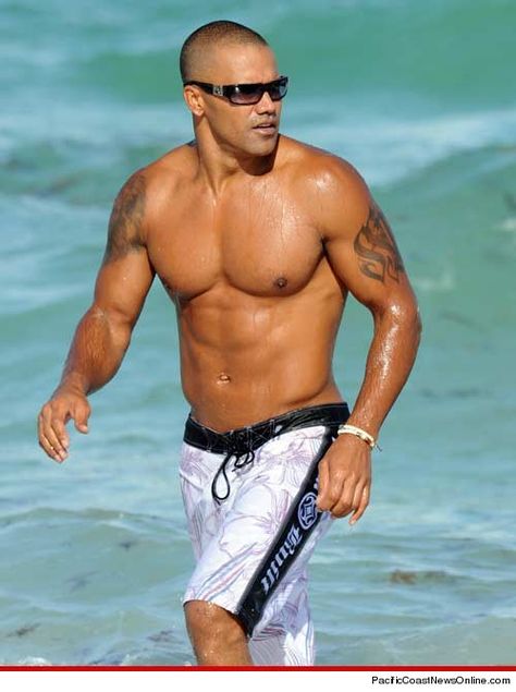 oooh Shemar Moore eye candy Shemar Moore Shirtless, Sherman Moore, Ripped Body, Entertainment News Celebrities, Shemar Moore, Good Looking Men, Favorite Celebrities, Celebrity News, Black Men