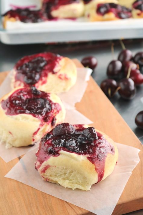 Black Cherries Recipes, Black Cherry Desserts, Black Cherry Recipes, Cherry Breakfast, Cherry Stuff, Sakura Theme, Foreign Recipes, Kolache Recipe, Sweet Cherry Pie