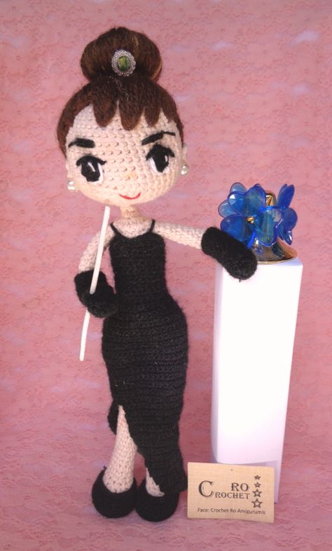 Hypatia Of Alexandria, Audrey Hepburn, Crochet Knitting, Minnie Mouse, Amigurumi, Disney Characters, Disney, Knitting, Crochet