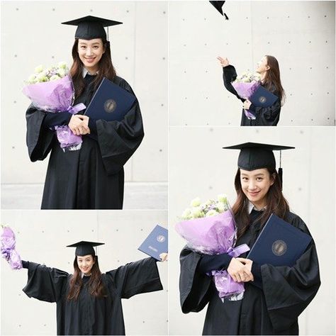 Jeong Ryeo-won's goddess-like graduation pictures @ HanCinema :: The Korean Movie and Drama Database Graduation Gesture, How To Take Graduation Photos, Korean Graduation Photoshoot, Ulzzang Graduation, Graduation Photo Studio Ideas, Photo Graduation Ideas, Creative Shot For Graduation Philippines, Korean Graduation Pictures, Graduation Photo Studio