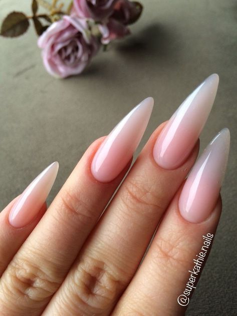 Almond Nails French, Long Almond Nails, Unghie Sfumate, French Pedicure, Long Almond, Stiletto Nail Art, Gelish Nails, Almond Shape Nails, Almond Nails Designs