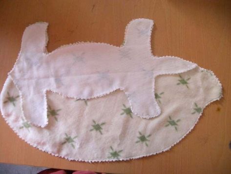 How to Do a Little Pig Pillow: 11 Steps Pig Pillow, Pig Fabric, Pig Doll, Pig Crafts, Scrap Fabric Projects, Plushie Patterns, Beginner Sewing Projects Easy, Teddy Bear Pattern, Fabric Animals