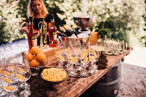 Aperol Spritz Bar at Chateau Rigaud for a French Destination Wedding Italian Aperitivo Wedding, Spritz Table, Engagement Lunch, Backyard Pizza Party, Aperol Spritz Bar, Themed Bridal Shower Ideas, Spritz Bar, Wedding Chateau, Glamping Wedding