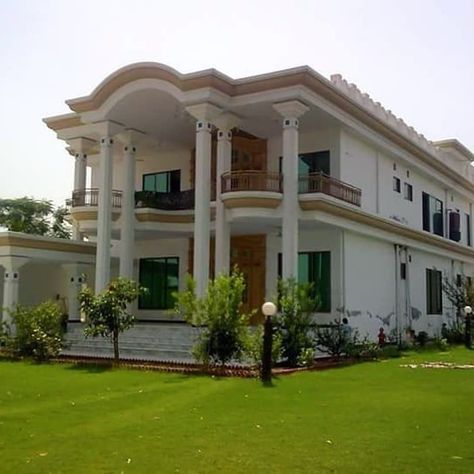 Kothi Design Villas Punjab, Punjab House, Parapet Design, Administrative Building, Indian House Exterior Design, Train Wallpaper, Billionaire Luxury, Boys Bedroom Makeover, Indian House Plans