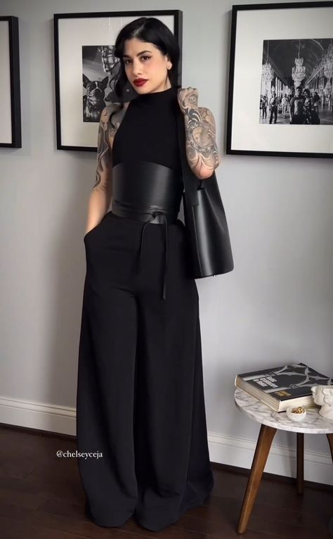 Classy Gothic Outfits For Women, Sophisticated Goth Outfits, Black Outfits Edgy Street Styles, Classy Punk Outfits, Punk Office Outfit, Emo Business Casual, Goth Business Outfits, Adult Goth Fashion, Classy Goth Aesthetic