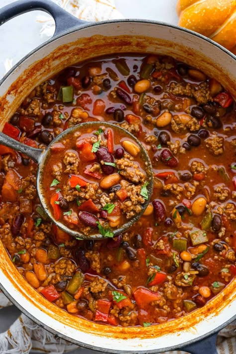 Pumpkin Chili Crockpot Bourbon Chicken, Pumpkin Chilli, Fall Chili, Louisiana Chicken Pasta, Bourbon Chicken Crockpot, Cold Weather Recipes, Bacon Burgers, Pumpkin Chili Recipe, Pepper Casserole