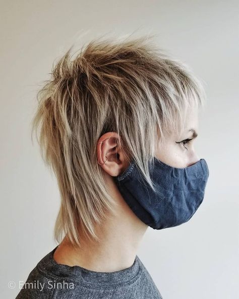 Short Shag Mullet, Short Punk Haircuts, Short Punk Hair, Funky Short Hair, Shaggy Short Hair, Mullet Haircut, Short Shag Hairstyles, Mullet Hairstyle Women, Short Hair Trends