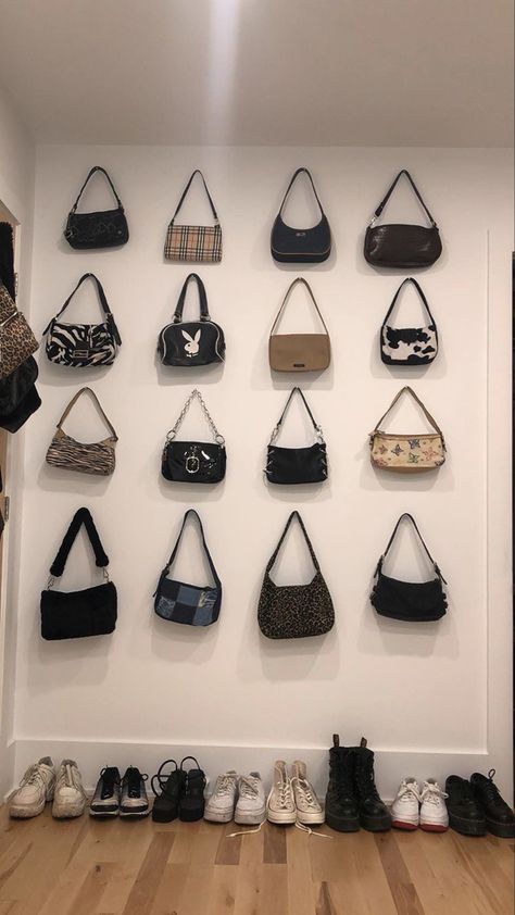 outfit style fashion brandy melville thrift thrifting indie alternative instagram ig inspo clothes alt aesthetic mini purse bag Hiasan Bilik Tidur, Aesthetic Bags, Pretty Bags, Future Fashion, Cute Bags, Mode Vintage, Vintage Bags, The Wall, Mini Bag