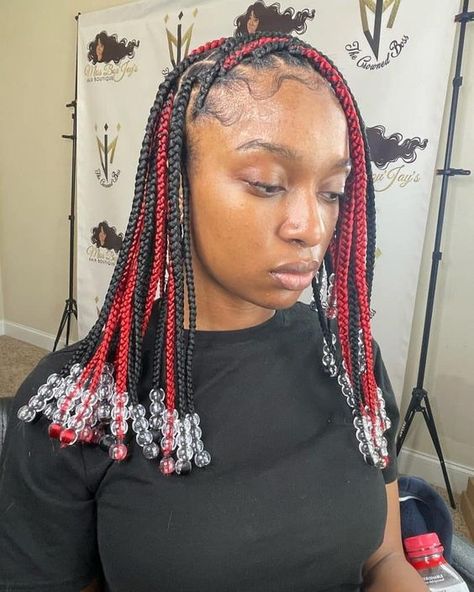 Red And Black Knotless Braids With Beads 2023 - Gist94 Black Knotless Braids With Beads, Red Black Braids, Red And Black Knotless Braids, 30 Box Braids, Brades Hair, Black Knotless Braids, Beads In Hair, Black Knotless, Box Braids With Beads