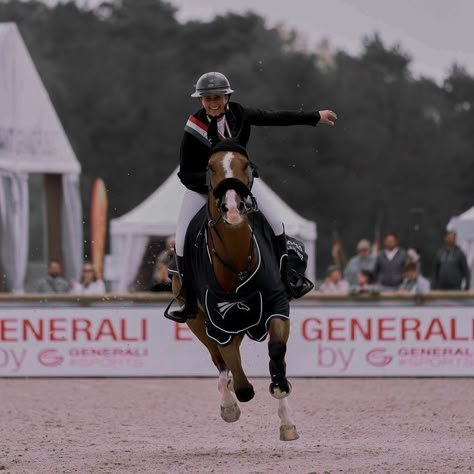 Show Jumping Aesthetic, Showjumping Aesthetic, Dressage Aesthetic, Horse Showjumping, Showjumping Horse, Horse Riding Aesthetic, Horse Competition, Show Jumping Horses, Equestrian Aesthetic