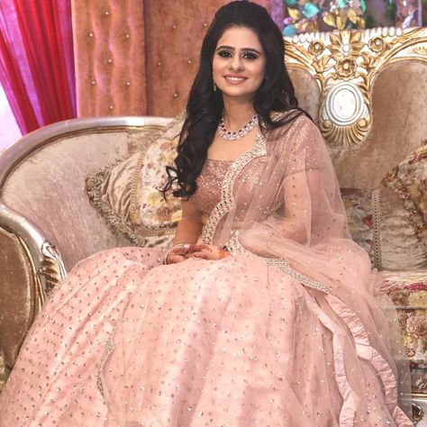 Wore a peach Vani vats lehenga on my engagement Peach Color Lehenga Indian Weddings, Peach Lehenga Simple, Peach Engagement Dress, Peach Lehenga Jewellery, Simple Bridal Lehenga, Lehenga Jewellery Ideas, Coral Color Combinations, Lehenga For Engagement, Dark Peach Color