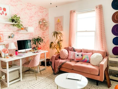 Pink and Gold Home Office Tour Pink And Gold Office, Gold Home Office, Pink Marble Wallpaper, Pink Home Office, Estilo Japandi, Chic Office Decor, Office Tour, Gold Office, Office Wallpaper