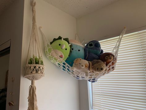 Room Ideas Aesthetic Plushies, Hanging Squishmallows, Plushie Corner Room, Plush Room Aesthetic, Squishmallows Hammock, Plushies Decor, Squishmallows On Bed Aesthetic, Squishmallows Decor, Cute Squishmallows Aesthetic