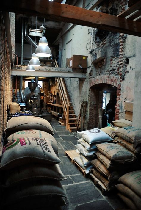 roasting factory Coffee Roasting Room, Coffee Roastery, Coffee Shop Ideas, Coffee Business, Coffee Shops Interior, Coffee Store, Coffee Shop Bar, Coffee Roaster, Coffee Shop Design