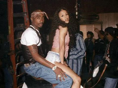 2pac And Girlfriend, Tupac And Girlfriend, Tupac Albums, 2pac All Eyez On Me, 90s Couples, 2pac Videos, Music Celebrities, Kal El, Tupac Pictures