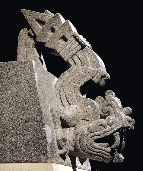 Aztec Carvings, Aztec Stone Carving, Mayan Statues Aztec, Aztec Sculpture Statues, Aztec Snake, Aztec Sculpture, Aztec Architecture, Aztec Statues, Inca Art