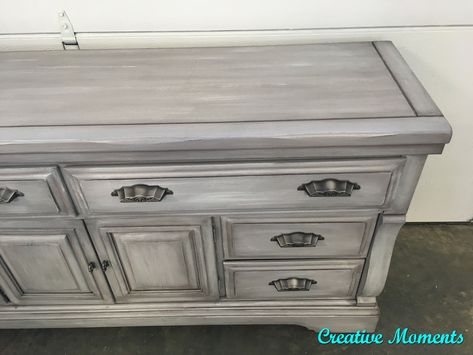 Dresser Makeover Dark Wood, Repainted Dresser Ideas Farmhouse, Rustic Grey Bedroom, Painting Dresser, Refinished Bedroom Furniture, Dresser Restoration, Dresser Farmhouse, Grey Farmhouse, Dark Bedroom Furniture