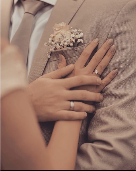 Poses For Engagement Bride, Engagement Estetic, Wedding Pictures With Newborn, Wedding Photos Of Rings, Couple Photoshoot Pre Wedding, Wedding Day Pictures Must Have Wedding Photography, Pre Ceremony Wedding Pictures, Engagement Rings Photoshoot Ideas, Wedding Photo Ideas Bride And Groom Creative