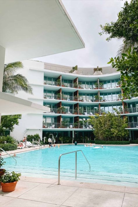 This chic hotel is located in the heart of Miami Beach, offering a sophisticated escape from the hustle and bustle of the city. Edition Hotel Miami, Where To Stay In Miami, What To Do In Miami, The Edition Hotel, Aesthetic Miami, Miami Hotel, Miami Aesthetic, Edition Hotel, Beach Things