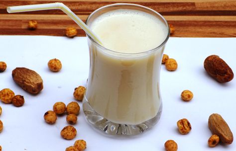 Tiger Nut Milk Recipe - Kunu Aya or aki Hausa Tigernut Drink, Tigernut Milk, Tiger Nut Milk, Nigerian Foods, Nut Milk Recipe, Tiger Nut, Milk Benefits, Best Drink, Food For Digestion