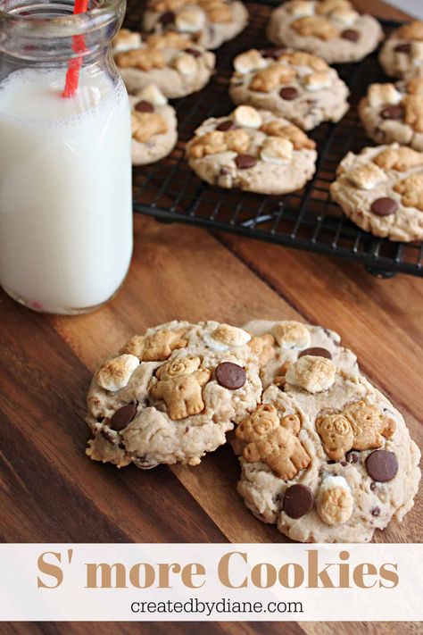 s'more chocolate chip cookies with teddy grahams createdbydiane.com Teddy Graham Cookies, Teddy Graham Smores, Teddy Graham Cake, Teddy Bear Sugar Cookies, Cinnamon Chocolate Chip Cookies, Graham Recipe, Graham Dessert, Squares Recipes, Graham Cake