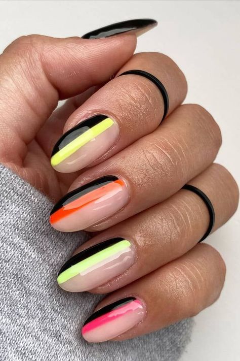 Oval Nail, Nails Neon, Neon Nail Designs, Holiday Nails Christmas, Summer Gel Nails, Baby Blue Nails, Chrome Nail Powder, Abstract Nail Art, Glitter Gel Polish