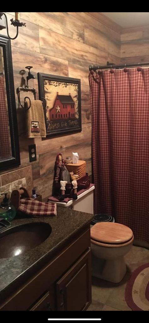 Small Country Bathroom Ideas, Small Cabin Bathroom Ideas, Small Bathroom Inspo, Bathroom Closet Ideas, Small Country Bathroom, Lowes Vanity, Americana Bathroom, Primitive Bathroom Ideas, Country Primitive Bathroom