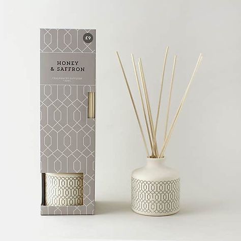 Diffuser Packaging, Reed Diffuser Packaging, Reed Diffuser Bottle, Candle Labels Design, Homemade Scented Candles, Perfume Packaging, Diffuser Bottle, Scent Diffuser, Candle Packaging