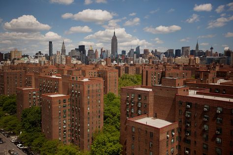 Stuyvesant Town Said to Be Near Sale That Will Preserve Middle-Class Housing - The New York Times Stuyvesant Town, Apartment Complexes, Nyc Apartment, Middle Class, Affordable Housing, Luxury Property, The Deal, Apartment Building, Willis Tower