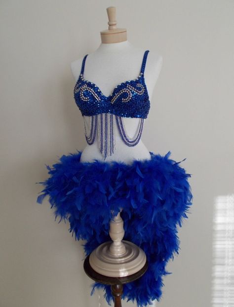 Showgirl costume Vegas Showgirl Costume Halloween, Showgirl Halloween Costume, Samba Costume Diy, Carnaval Outfit Brazil, Dwts Costumes, Rio Costume, Show Girl Costume, Showgirl Outfit, Vintage Showgirl